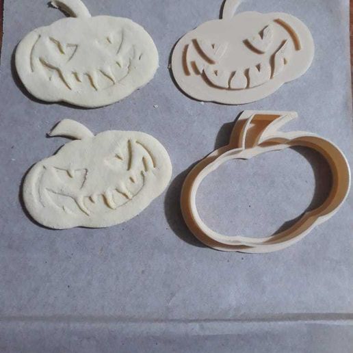 WhatsApp Image 2018-08-08 at 00.06.24.jpeg cookie cutter pumpkin 2