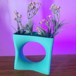 Square-Peg-Round-Hole-Modern-Vase-thumbnail.jpg STL-Datei Viereckiger Pflock Rundes Loch - Moderne Vase kostenlos・Design für 3D-Drucker zum herunterladen