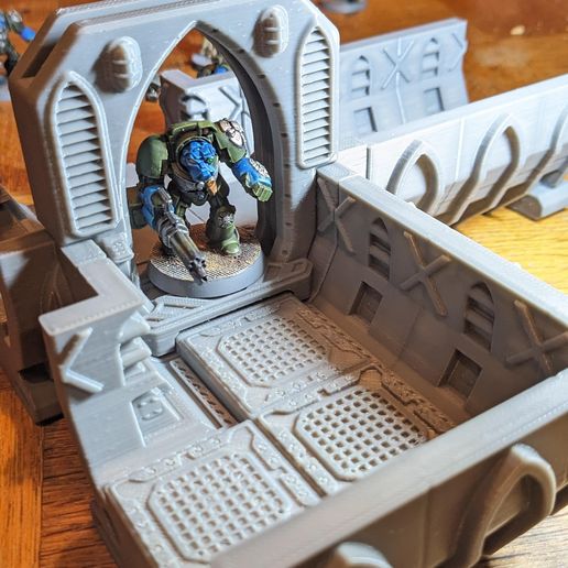 PXL_20250314_214538273-1.jpg Gothic spaceship door