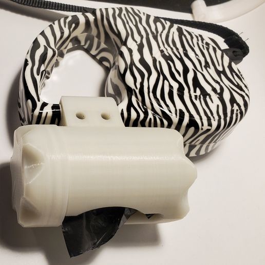 20220514_152653.jpg Contenedor para bolsas de excrementos de perro