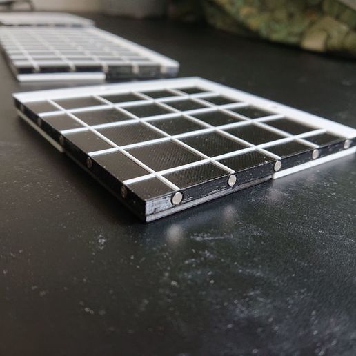 board_magnet_detail.JPG Ta Yü board and tiles
