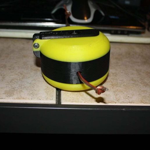 1b808ae5eaca1abc0bd10ce9419ca15d_display_large.JPG Auto-Rewinding Cord Reel