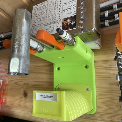 2025-04-20-13.34.38.jpg >15 Forestry & chainsaw tools