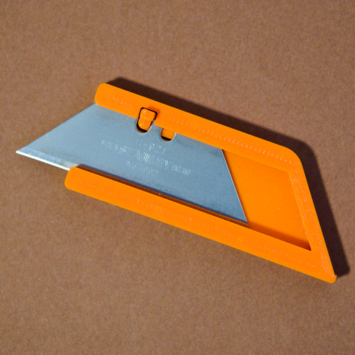 DSC01137_Duży.png Utility Blade Holder with Linerlock