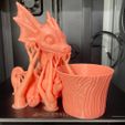 Dragon-Toy-Pot-Planter-with-Supports-on-K1-1000px.jpg Drache Spielzeug Topf Pflanzer
