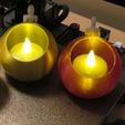 2x-bei-tag.jpg Christmas ball illuminated, center tea light