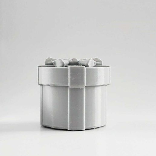 RoundGiftBox8.jpg Cute Round Gift Box