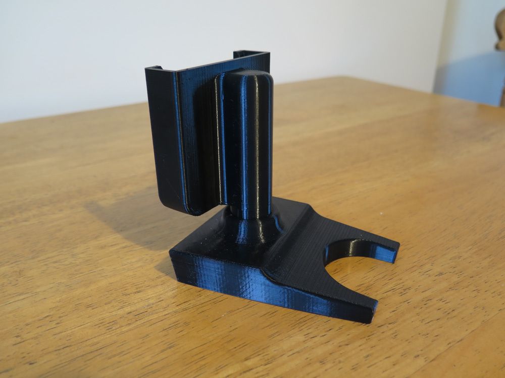 IMG_0886.JPG Free STL file iPhone Cradle for the Vauxhall Vivaro (2014-2019)・Model to download and 3D print, moXDesigns