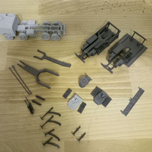 IMG_20240911_210902_741.jpg EPLA (Elevatable combat platform) Giraffe 1:87