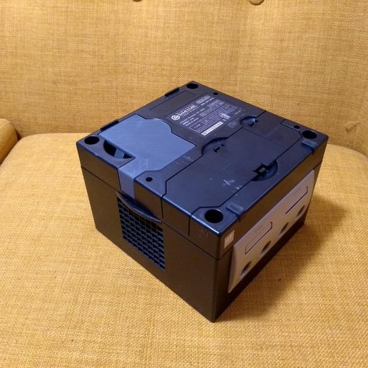 Gamecube01.jpg Cover for Nintendo Gamecube bottom