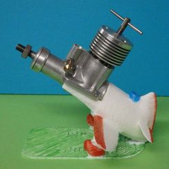 PA292591.JPG Expositor para motor 1.5cc / Présentoir pour moteur 1.5cc