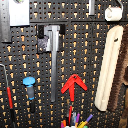 Support pour pied à coulisse pour un  tableau à outils