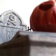 IMG_20171026_090553.jpg Halloween Grave