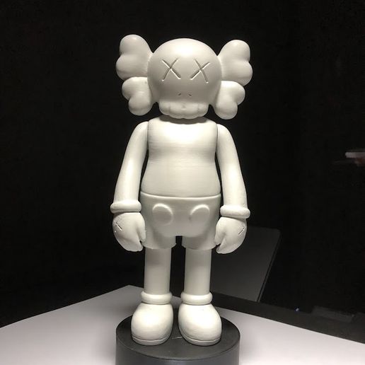 🗿 KAWS-Inspired Articulated Figure – Printable STL with