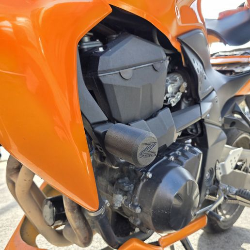 20251023_135810.jpg KAWASAKI Z750 CRASH PAD SLIDER BIG