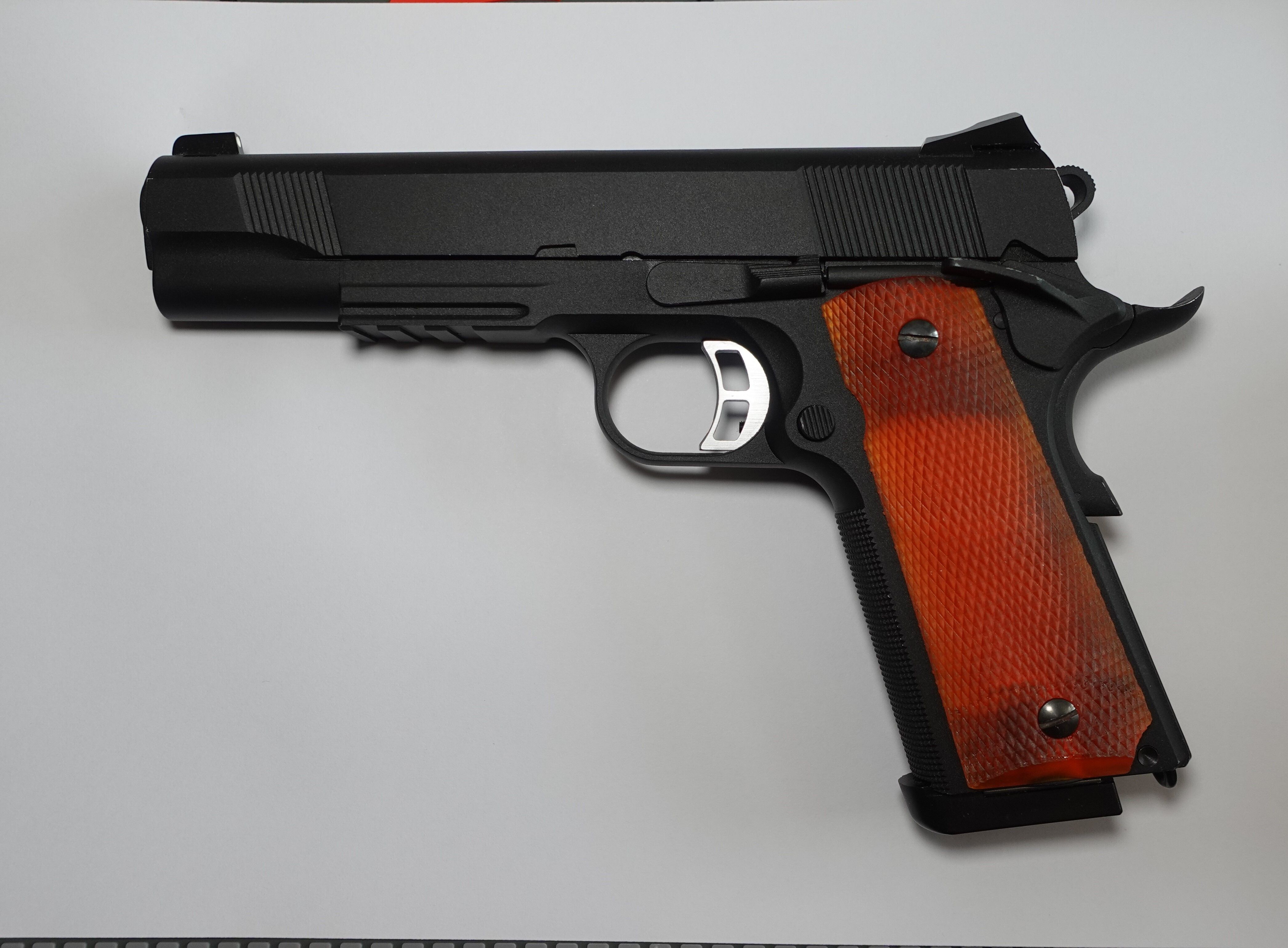 STL file Checkered Grip for M1911・3D print model to download・Cults