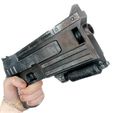 10mm-pistol-prop-replica-Fallout-3-by-Blasters4Masters-10.jpg Fallout 3 10mm Pistol