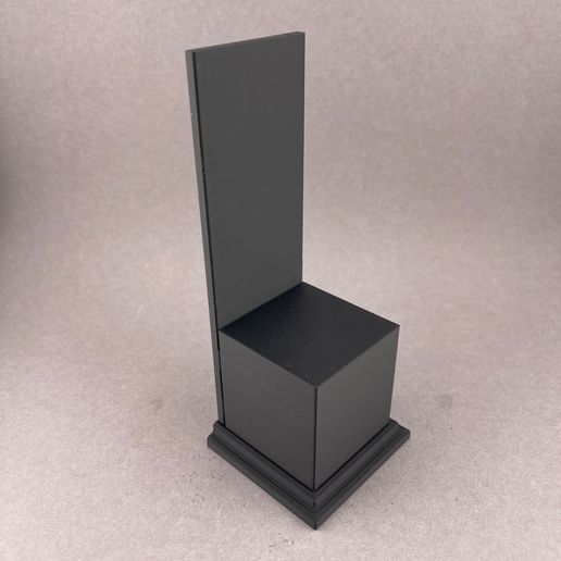 IMG-20250508-WA0004.jpg Diorama stand with removable backdrop