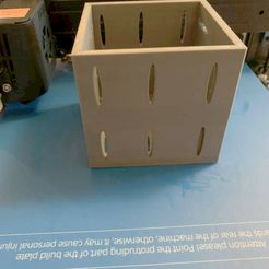 339986206_622464553058267_4362147648750427469_n.jpg Archivo STL gratis cubo portalápices・Plan para descargar y imprimir en 3D