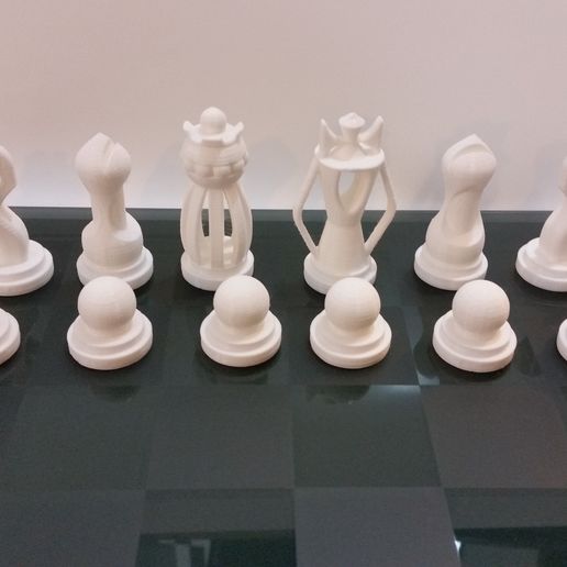 chess_pic_4.jpg Télécharger fichier STL gratuit Ensemble d'échecs - Rond vs Blocky • Objet pour imprimante 3D, ChaosCoreTech