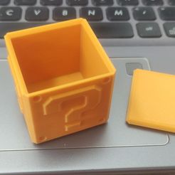 Mario-Question-Box-with-lid.jpg Boîte à points d'interrogation Mario avec couvercle