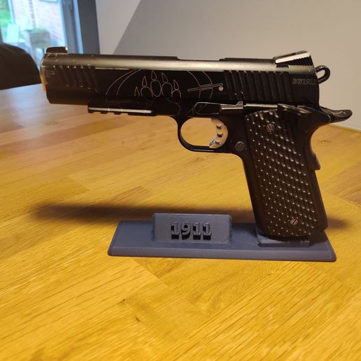 Stand for Colt 1911 with CO2 - 3D model önizlemesi
