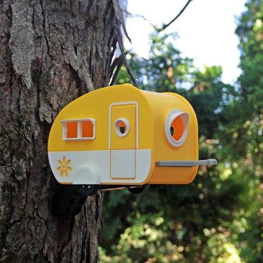CUTE CARAVAN BIRDHOUSE