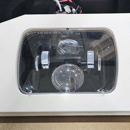 thumbnail interactive-video image 1 of 7" Round LED Headlight Adapter Brackets For Land Rover Discovery 1 & 2 - Made In UK, Black Housing 1 of 5