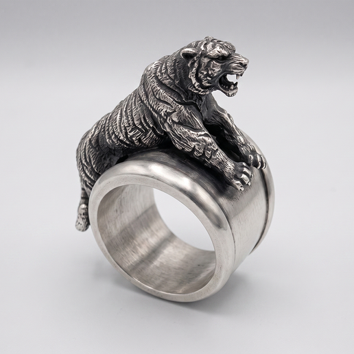 Full-Body Roaring Tiger Prowling Band Ring