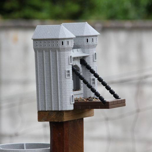 IMG_4072.jpg BIRD FEEDER & DRINKER & CUP