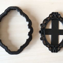 PXL_20231031_135249608.jpg Princess mirror cookie cutter
