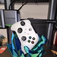 20230503_055103.jpg Diamond Hand - Crystal Xbox Controller Holder