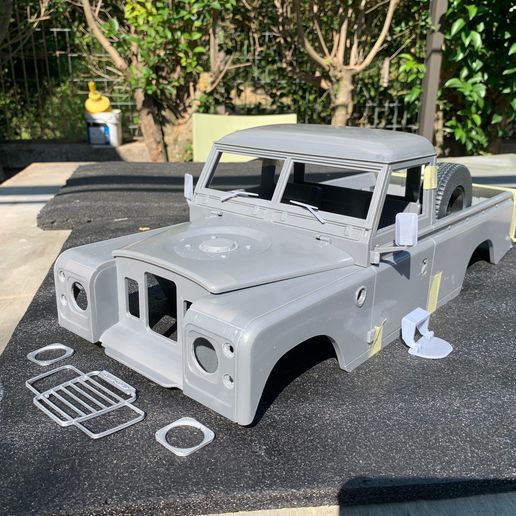 IMG_1429.jpeg PICK-UP LAND ROVER SÉRIE 3 POUR CHÂSSIS RC 1:10