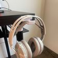 WhatsApp-Image-2026-01-07-at-4.58.04-PM.jpeg 2x Headset-Tischhalterung (seitlich und unten)