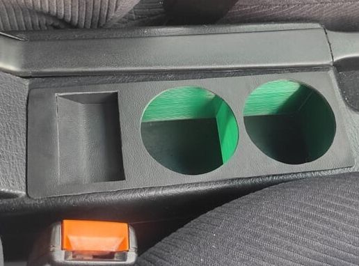 Drinks holder in the center bin AUDI 80