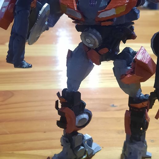 20230428_185824.jpg Transformers Das Spiel Swindle 17 cm