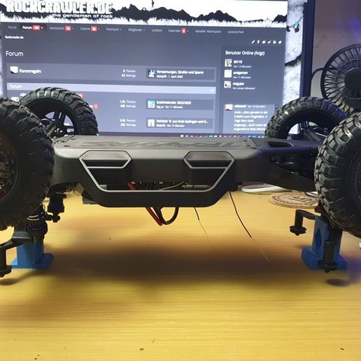 🚁 Traxxas Slash 4x4 stand for overhead work・Free 3D File for ・Cults