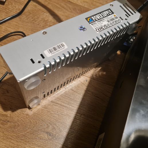 20241127_172837.jpg Soporte de hardware externo para caja Kobra 2 Plus