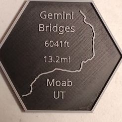 20230925_203517_HDR.jpg Файл OBJ Шестиугольник Maverick's Hexagon Trail Badge Gemini Bridge Moab Utah・Дизайн 3D-печати для загрузки3D