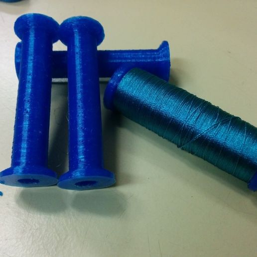 🧵 Thread Spool with Clamp for Sewing Machine・Free 3D File for ・Cults