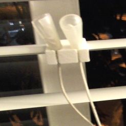 dongle_keeper_display_large.jpg Free 3D file Dongle Keeper for Blinds・Object to download and to 3D print