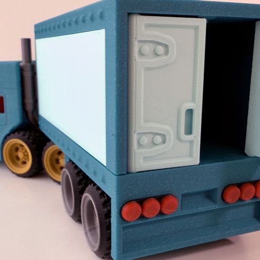 youkam2.jpg Cute Cartoon-Style Semi Truck + Trailer