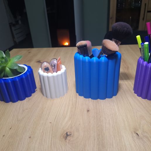 20251203_082549.jpg Многоцелевой горшок для печати - Изменяемый STL (горшок для растений, карандашей, кистей и т.д.)