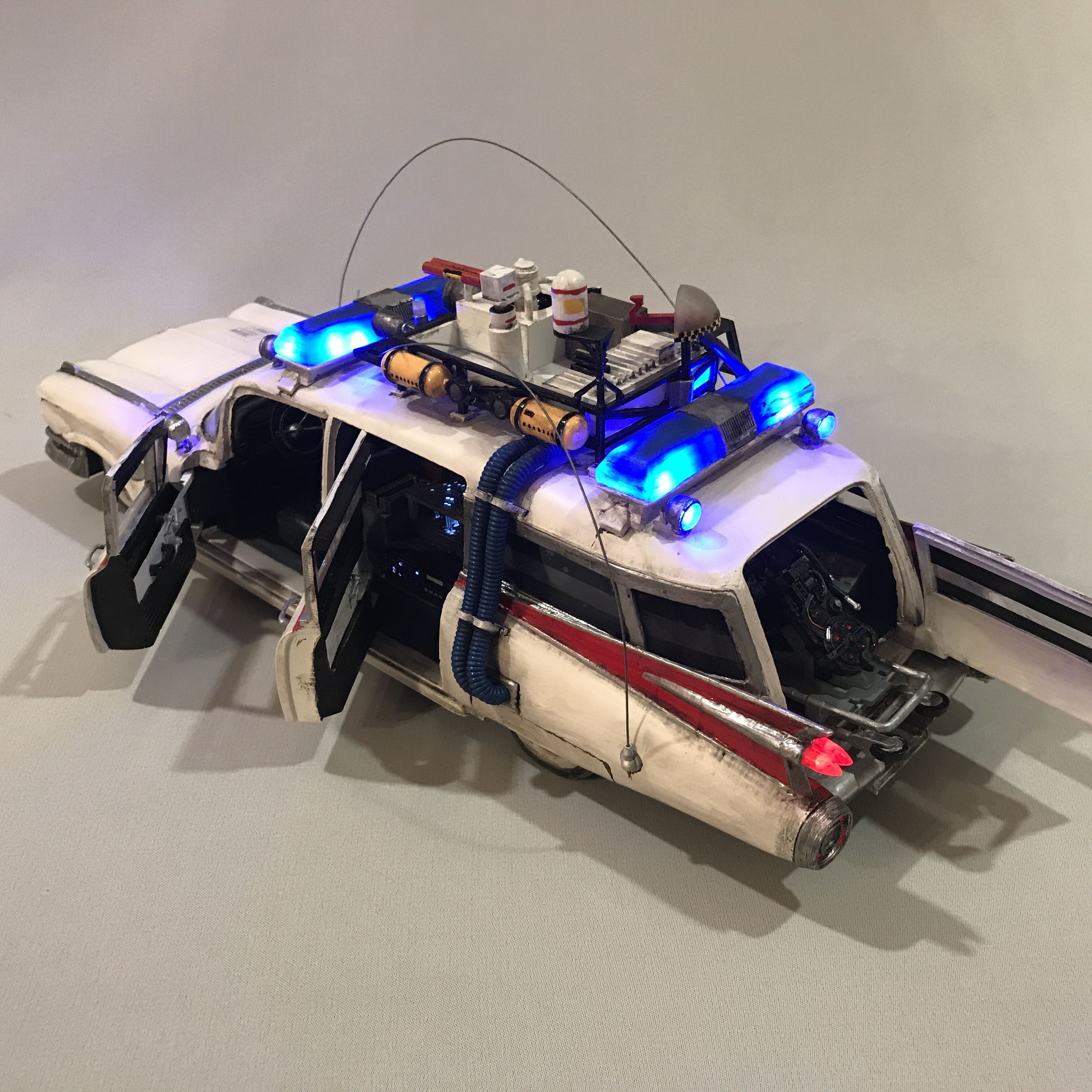 IMG_4406.JPG STL file Ecto-1 with lights and sound! With detailed free instruction!・3D print design to download, OneIdMONstr