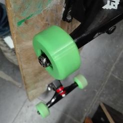 603ff7be6830b101a58e8e0f686e9a24_display_large.jpg Free STL file 3d Printed Skateboard Wheel - Ninjaflex (TPE)・3D print model to download