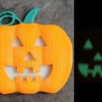 3D_Printing_-_Glowing_Pumpkin_Pendant_-_Standard_Face_-_Before_And_After.jpg Archivo STL gratis Glowing Pumpkin Pendant/Pin・Modelo para descargar y imprimir en 3D