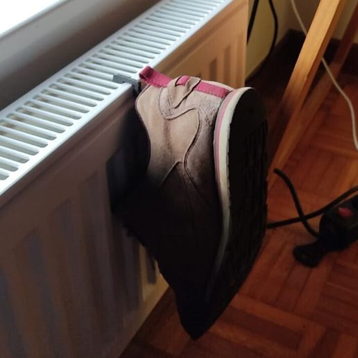 Hanger for heating radiator