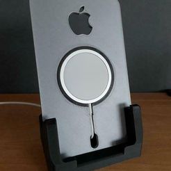 IMG_0605R.jpg iPhone 12 stand with MagSafe Charger