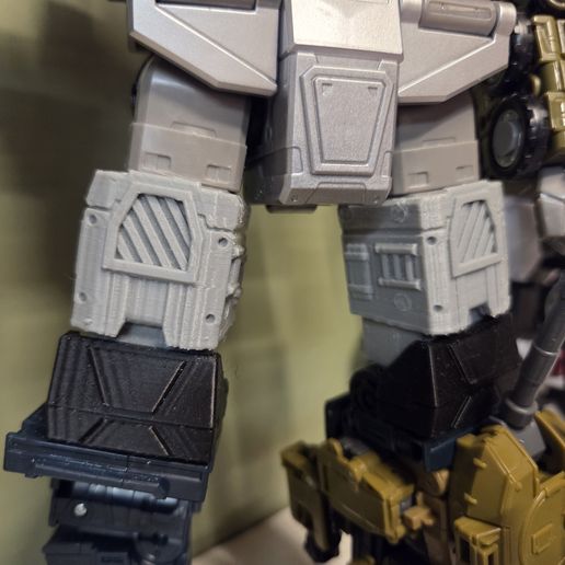 AoTP Bruticus Thigh Armor 3D model