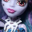a06286ce-9fe7-4d99-a405-cd2682230e9c.jpg Monster high I Love Fashion Djinni Whisp Grant  necklace